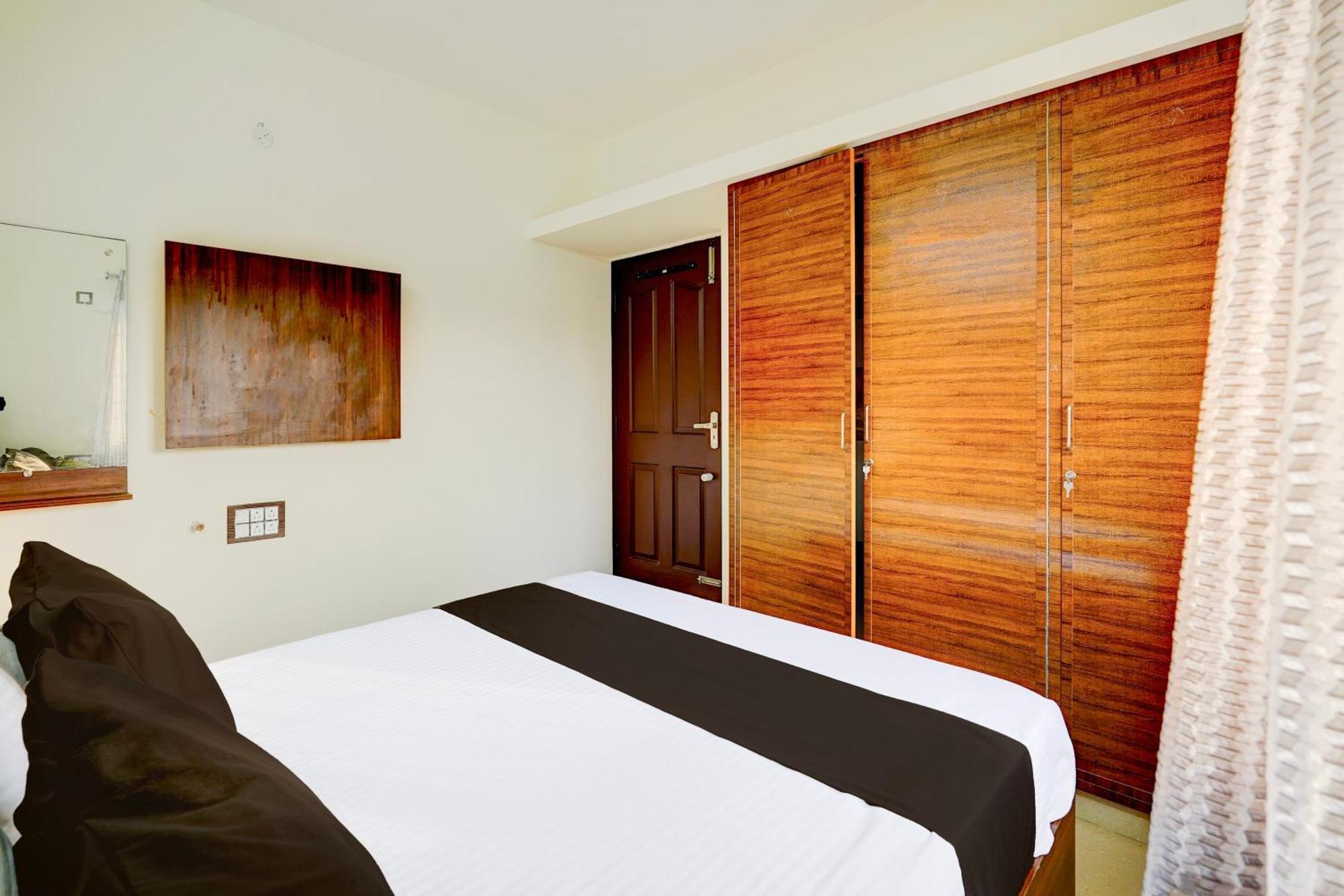 O Eswar Hotel