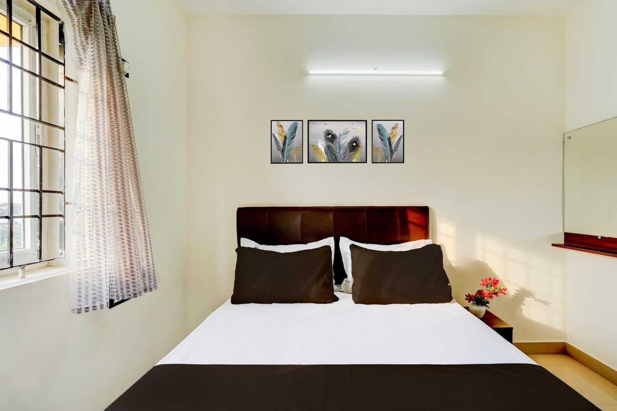 O Eswar Hotel