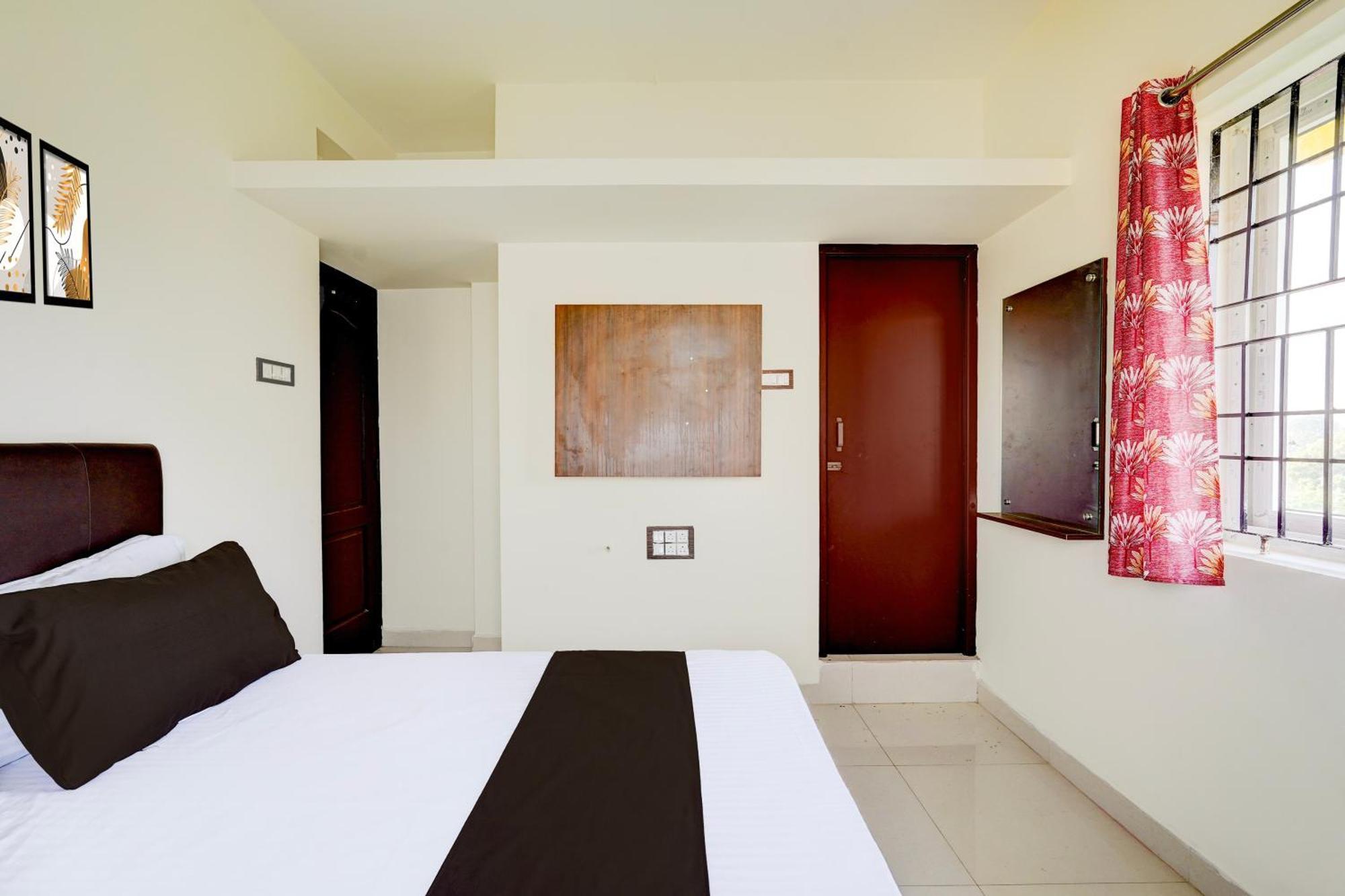 O Eswar Hotel